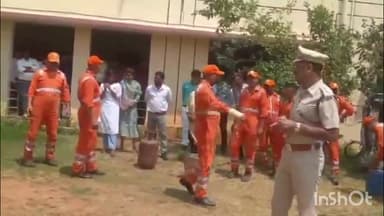 जगदलपुर: शहीद महेंद्र कर्मा विश्वविद्यालय में अग्नि सुरक्षा सप्ताह का भव्य समापन, स्कूली बच्चों और जवानों ने दिखाया उत्साह