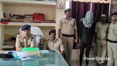 कटिहार: शादी समारोह में देशी कट्टा लहराने के आरोप में सहायक थाना पुलिस ने रानीघाट से एक व्यक्ति को गिरफ्तार किया, उसे जेल भेज दिया गया है। जाँच शुरू