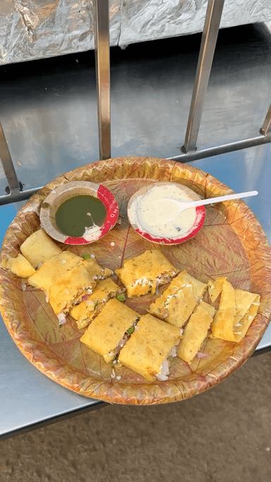 Moong Dal Chilla for just ₹90, Healthy and Tasty🔥👌 #prayagraj #moongdalchilla #prayagraj #foodblogger #streetfood