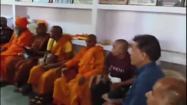 बिलारी: बिलारी में पहुंचा महाबोधि मुक्ति आंदोलन का रथ, अधिकारियों ने रथयात्रा में शामिल पदाधिकारियों का किया स्वागत