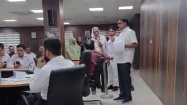 बडोनी: दतिया के न्यू कलेक्ट्रेट में जन सुनवाई, अपर कलेक्टर और जिला पंचायत सीईओ ने सुनी समस्याएं