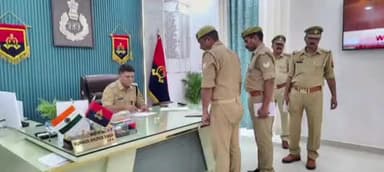 सुल्तानपुर: एसपी कुंवर अनुपम सिंह ने विशेष जांच, प्रकोष्ठ, शिकायत प्रकोष्ठ और सोशल मीडिया सेल की साप्ताहिक समीक्षा की