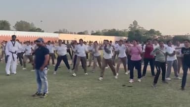 ताइक्वांडो ग्राण्ड मास्टर ली वान योंग,दक्षिणी कोरिया द्वारा रिजर्व पुलिस लाइन बरेली परेड ग्राउंड में 1 दिन का प्रशिक्षण