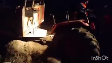 समुद्रपूर: पारडी घाटावर अवैध वाळूचे उत्खनन करणाऱ्या एक ट्रॅक्टर व एक जेसीबीसह ३७ लाख १० हजार रुपये किमतीचा मुद्देमाल जप्त