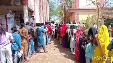 सिरोंज: शहर में दो आधार कार्ड केंद्रों पर उमड़ रही भीड़, केंद्र बढ़ाने की मांग को लेकर SDM ने उच्चाधिकारियों को लिखा पत्र