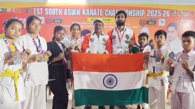 मेदिनीनगर (डालटनगंज): साउथ एशियन कराटे चैंपियनशिप में पलामू के खिलाड़ियों ने दो स्वर्ण, सात रजत और पांच कांस्य पदक जीते