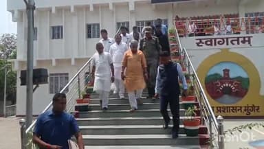 मुंगेर: दिशा की बैठक में शामिल होने पहुंचे केंद्रीय मंत्री ललन सिंह ने ट्रांस साइकिल को हरी झंडी दिखाकर रवाना किया