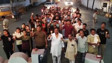 झालरापाटन: निर्भय सिंह सर्किल पर पहलगाम आतंकी हमले के विरोध में कैंडल मार्च, मृतकों को दी श्रद्धांजलि