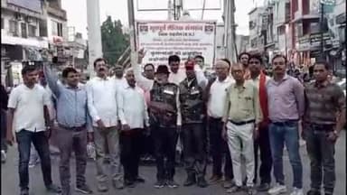 सोहागपुर: पहलगाम आतंकी हमले में मरने वाले पर्यटकों को गांधी चौक में भूतपूर्व सैनिक संगठन ने दी श्रद्धांजलि