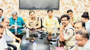 বজবজ ১: 27 মে এর শোভাযাত্রা উপলক্ষে বজ বজ বিধানসভা এলাকায় পুলিশ আধিকারিকদের সঙ্গে বৈঠক উপস্থিত পুলিশ সুপার রাহুল গোস্বামী