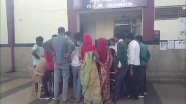 मथुरा: ट्रेन में सफर कर रहे मजदूर के बेटे का आरोप, सिपाही के पीटने से हुई पिता की मौत