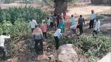 प्रभात पट्टन: ग्राम चिल्हाटी में जल गंगा संवर्धन अभियान के तहत जल चौपाल लगाई गई, जमनाई नदी पर श्रमदान किया गया