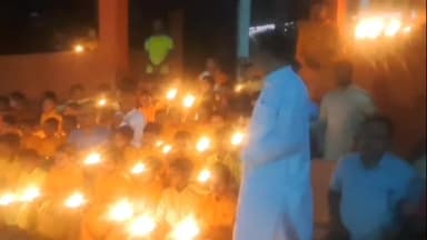 लोहरदगा: पहलगाम हमले में शहीदों को श्रद्धांजलि, गुरुकुल शांति आश्रम में दीप प्रज्वलित कर की गई प्रार्थना