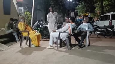 नईगढ़ी: मऊगंज विधायक प्रदीप पटेल नईगढ़ी थाने में धरने पर बैठे, थाना प्रभारी जगदीश सिंह ठाकुर नहीं मिले