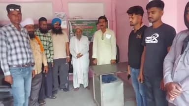 पूरनपुर: शेरपुर कला में पूर्व प्रधान ने पहलगाम की घटना को लेकर शोकसभा का किया आयोजन