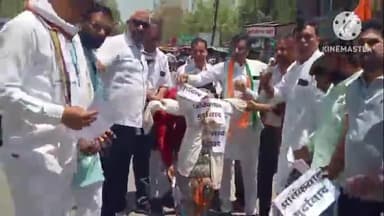 बड़ौद: ब्लॉक कांग्रेस कार्यकर्ताओं ने सुभाष मार्ग पर पाकिस्तान और आतंकवाद का पुतला फूंका
