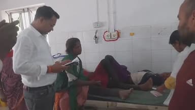 हज़ारीबाग: सड़क हादसे की जानकारी मिलते ही सांसद प्रतिनिधि रंजन चौधरी घायलों की मदद के लिए अस्पताल पहुंचे