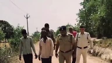 बडोनी: हत्या मामले में फरार इनामी आरोपी पिता-पुत्र को गोराघाटगना पुलिस ने अमृतसर से गिरफ्तार किया, न्यायालय में पेश