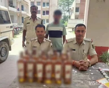 मांझा: मांझा थाने की पुलिस ने 8 लीटर शराब के साथ एक शराब कारोबारी को गिरफ्तार किया, थाना अध्यक्ष ने दी जानकारी