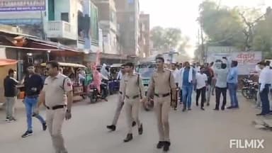 मुरैना नगर: जीवाजी गंज से आतंकवादी का पुतला घसीटते हुए शहीद संग्रहालय ले गए हिंदू संगठन के लोग, किया पुतला दहन