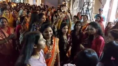 मंदसौर: सेन महाराज की जयंती पर गांधी चौराहा और अन्य मार्गों से निकला सेन समाज का चल समारोह