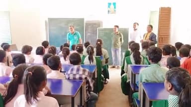 आज विश्व मलेरिया दिवस के उपलक्ष्य में मिडल स्कूल नरेशगढ़ में Dr R.B.Thakur Sir के द्वारा मलेरिया जागरूकता अभियान चलायागया