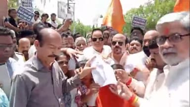 झालरापाटन: डग में युवक की हत्या के विरोध में धार्मिक संगठनों ने कड़ी कार्रवाई की मांग को लेकर मिनी सचिवालय में ADM को दिया ज्ञापन