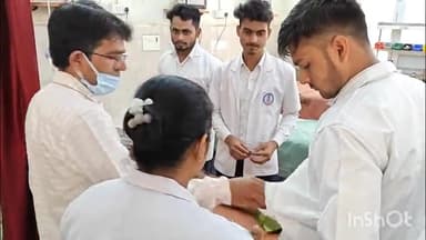 मिर्ज़ापुर: देहात कोतवाली थाना क्षेत्र के मुंह कुचवा के पास बगीचे में आम तोड़ते समय युवक गिरकर घायल, इलाज जारी