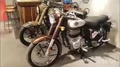 बारां: कोटा रोड पर एक शोरूम में हंटर बाइक की लांचिंग हुई