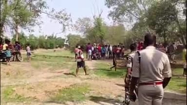 रजौन: लोहारिया गांव में अतिक्रमण हटाने के लिए प्रशासन ने चलाया हाई वोल्टेज ड्रामा, कोर्ट के आदेश पर कार्रवाई