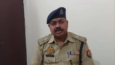 सहजनवा: सहजनवा के गीडा थाना क्षेत्र अंतर्गत अमटौरा में अज्ञात कारणों से आग लगने से नगदी समेत हजारों का सामान जलकर हुआ खाक