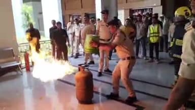 राजगीर: राजगीर रोपवे परिसर में इंटीग्रेटेड बिल्डिंग में मॉक ड्रिल, आग से बचाव की ट्रेनिंग दी गई