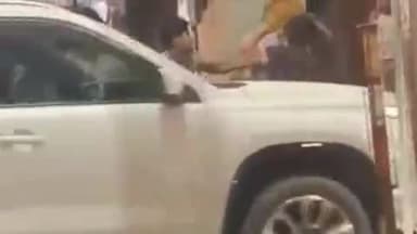 झांसी: प्रेमनगर थाना क्षेत्र में 2 पक्षों के बीच हुई मारपीट, वीडियो सोशल मीडिया पर वायरल, पुलिस जांच में जुटी