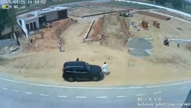 *हापुड़- दिनदहाड़े ताबड़तोड़ फायरिंग.*

जिलापंचायत अध्यक्ष रेखा नागर के देवर ललित नागर और जिला पंचायत सदस्य सुमित सिसौदि