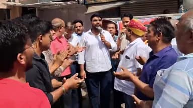 चूरू: पहलगाम नरसंहार को लेकर गढ़ चौराहा पर पाकिस्तान के झंडे लगे पुतले को फूंककर किया गया प्रदर्शन, जमकर नारेबाजी