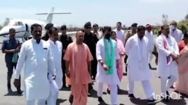 जलालाबाद: उत्तर प्रदेश के मुख्यमंत्री योगी आदित्यनाथ जलालाबाद के गंगा एक्सप्रेसवे की हवाई पट्टी का निरीक्षण करने पहुंच रहे हैं