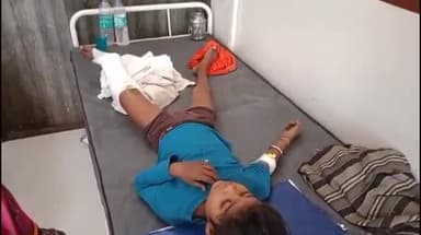 शिवपुरी नगर: करैरा थाना क्षेत्र में लोडिंग वाहन की टक्कर से शादी करके लौट रहे बाइक सवार पति-पत्नी और 8 साल का मासूम घायल हो गया