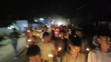 सिमडेगा: पहलगाम आतंकी हमले के विरोध में श्रीराम सेना अखाड़ा सलडेगा टोंगरी टोली ने कैंडल मार्च निकाला
