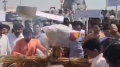 गुड़ामालानी: सर्व हिंदू समाज के आह्वान पर गुड़ामालानी कस्बे के बाजार बंद कर केंद्र सरकार के नाम एसडीएम को सौंपा ज्ञापन