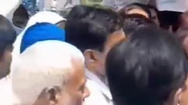 प्रयागराज: हाइकोर्ट चौरहे के पास बाबा साहब अंबेडकर की मूर्ति से छेड़छाड़, बीएसपी समर्थकों ने किया प्रदर्शन