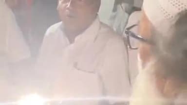 प्रयागराज: झूंसी में आतंकवाद के खिलाफ कैंडल मार्च निकाला गया, शहीदों को दी गई श्रद्धांजलि