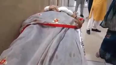 पीपलदा: गेता माखीदा पुलिया पर आगे चल रही कार द्वारा ब्रेक लगाने पर बाइक सवार दंपति कार से टकराकर हुए घायल, MBS अस्पताल में भर्ती