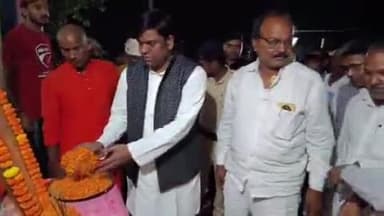 नूरसराय: पूर्व मंत्री मुकेश साहनी खेवनबीघा गांव में श्राद्धकर्म में शामिल हुए, भाजपा पर साधा निशाना