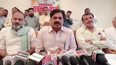 जबलपुर: संविधान बचाओ अभियान पर कांग्रेस के पूर्व मंत्री विधायक लखन घनघोरिया ने की पत्रकार वार्ता