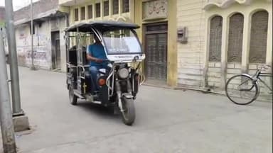 अमरोहा: अमरोहा में बेटियों को अनोखा सम्मान, जोया के मोहम्मद आलम ने बेटी के सम्मान में ई-रिक्शा सवारी की दी फ्री