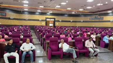 प्रयागराज: हमारा संविधान, हमारा स्वाभिमान कार्यक्रम का समापन हुआ, व्याख्यान आयोजित