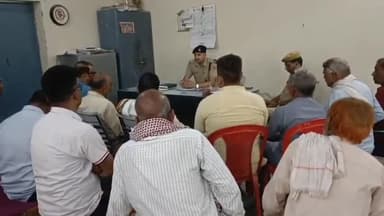 धौलपुर: कोतवाली थाना परिसर में सीएलजी व शांति समिति की बैठक का हुआ आयोजन