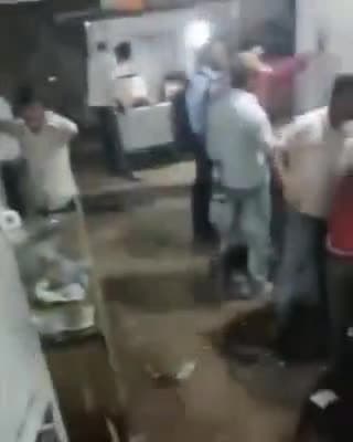 पनागर: बिलहरी में शराब दुकान में अवैध आहाता संचालित, MRP से अधिक कीमत पर शराब बिक्री