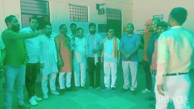 जलालाबाद: जलालाबाद में आरएसएस कार्यकर्ताओं ने स्वयंसेवक संघ पर अभद्र टिप्पणी करने वाले को जेल भेजने की मांग को लेकर दिया ज्ञापन