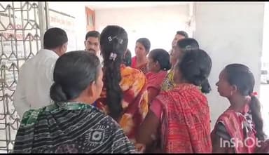 ସମ୍ବଲପୁର ମ୍ୟୁନିସିପାଲଟି: ଜିଲ୍ଲାପାଳଙ୍କ କାର୍ଯ୍ୟାଳୟର ଦ୍ୱାରସ୍ଥ ହେଲେ ରାହାଣ ଗ୍ରାମବାସୀ